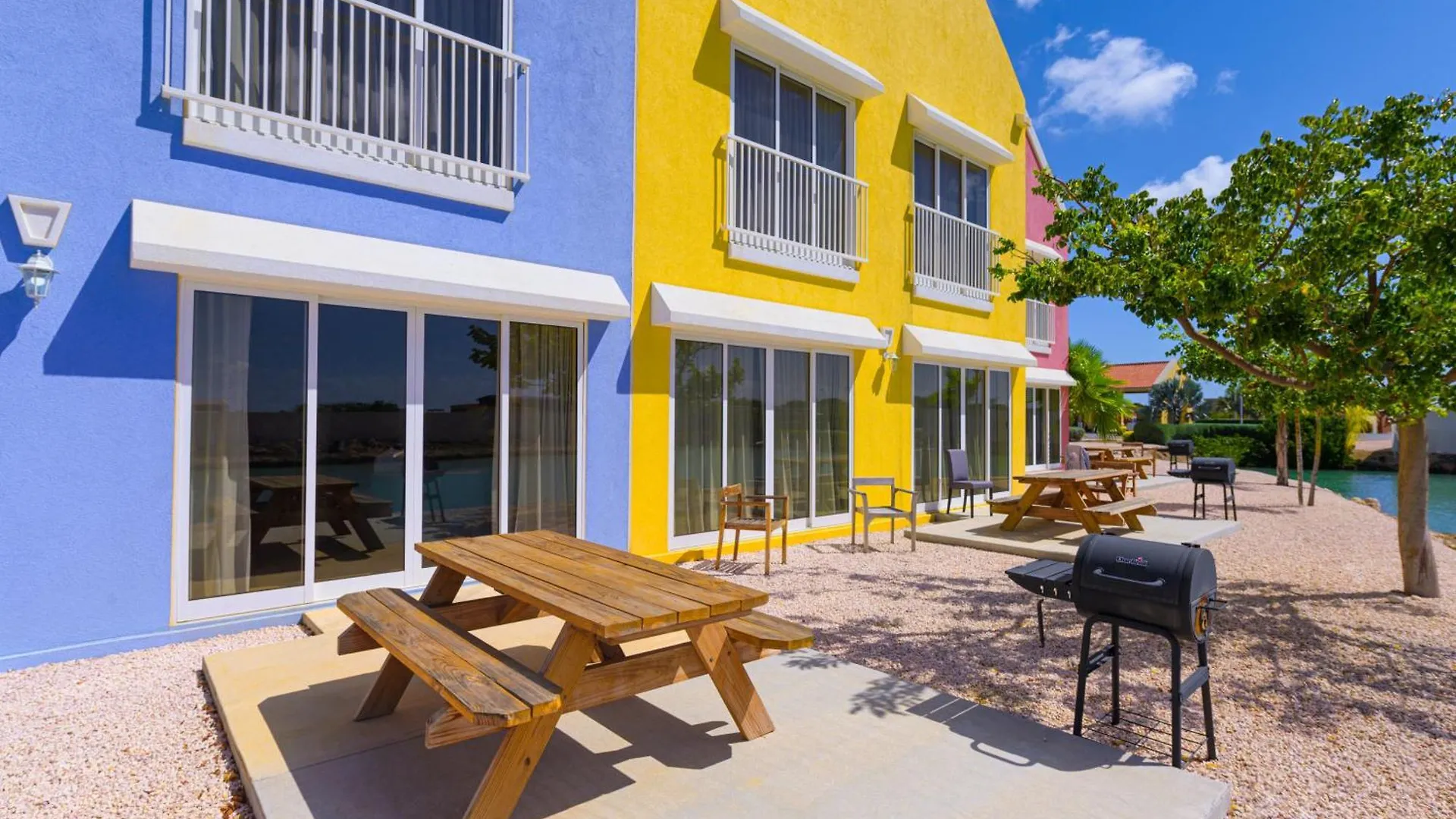 Corallium Hotel & Villas Bonaire Playa 4*,